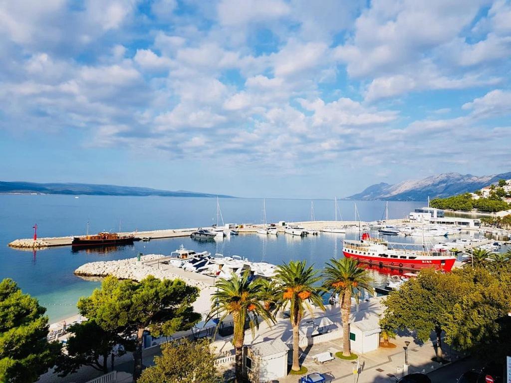 Apartmani Zuzana,Baska Voda Luaran gambar