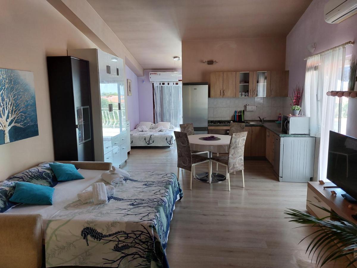 Apartmani Zuzana,Baska Voda Luaran gambar