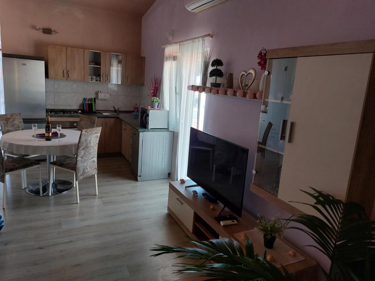 Apartmani Zuzana,Baska Voda Luaran gambar